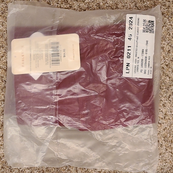 Fabletics High Waisted Sculptknit® Essential Legging / Size M / Umbria Red - Picture 5 of 7